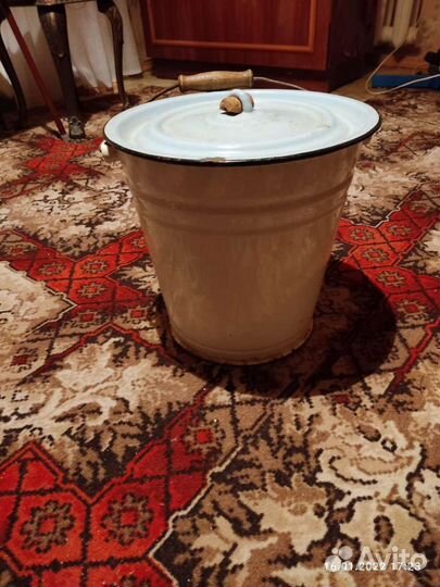 Эмалированное ведро