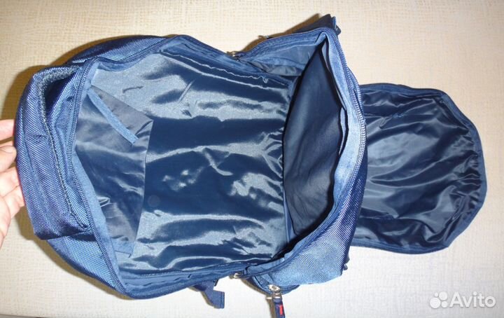 Рюкзак с зарядным устройством от солнечной панели