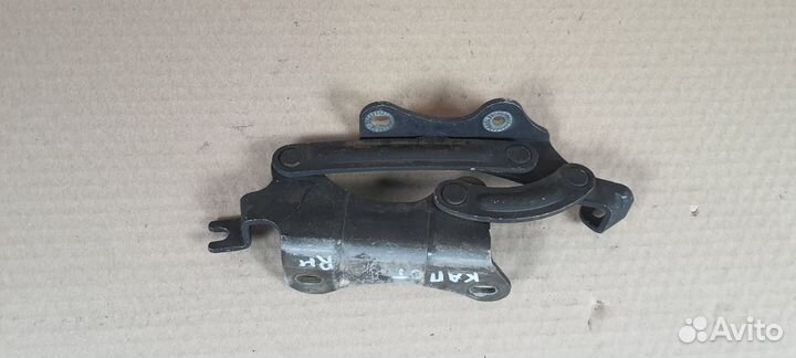 Петля капота SsangYong Musso, 2003г