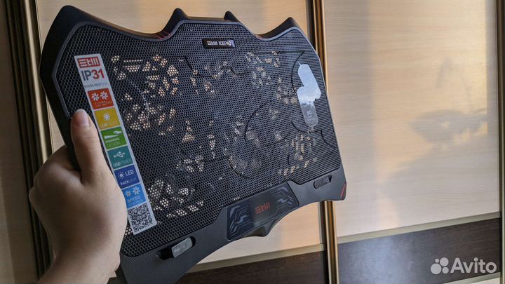 Подставка для ноутбука с вентиляторами