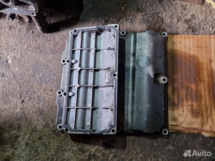 Scania 1835795 крышка боковая