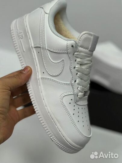 Кроссовки Nike Air Force 1 белые зимние