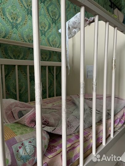 Детская кровать с маятником