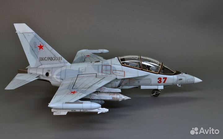 Модель самолета 1/48