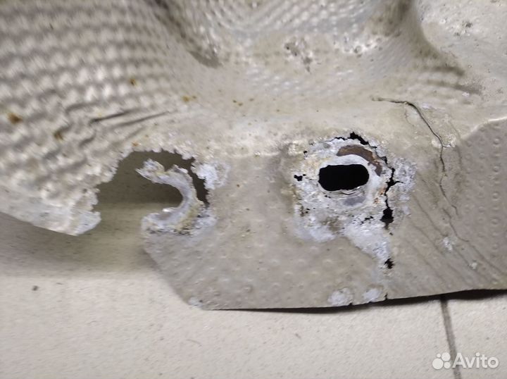 Экран тепловой Octavia (A5 1Z) 2004-2013