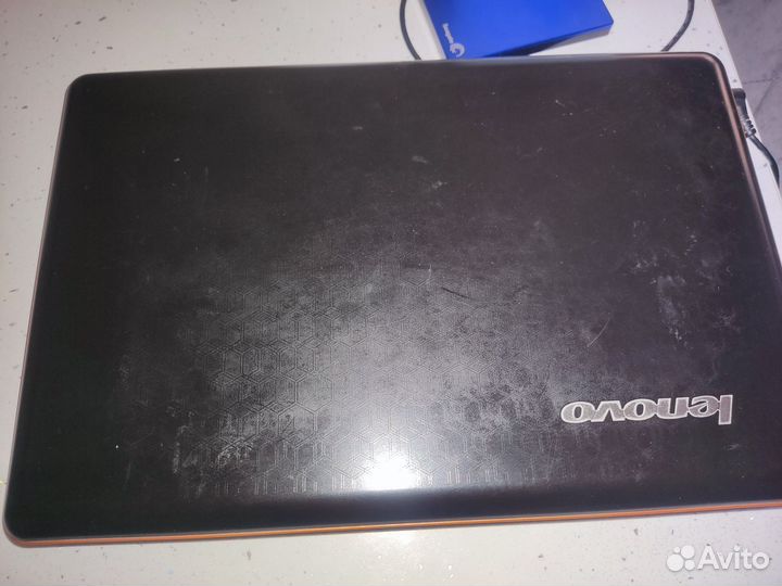 Lenovo y550