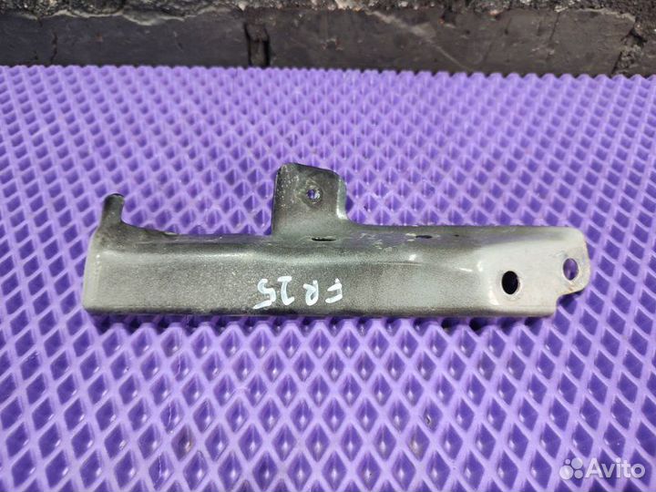 Крепление крыла переднее правое Nissan X-Trail