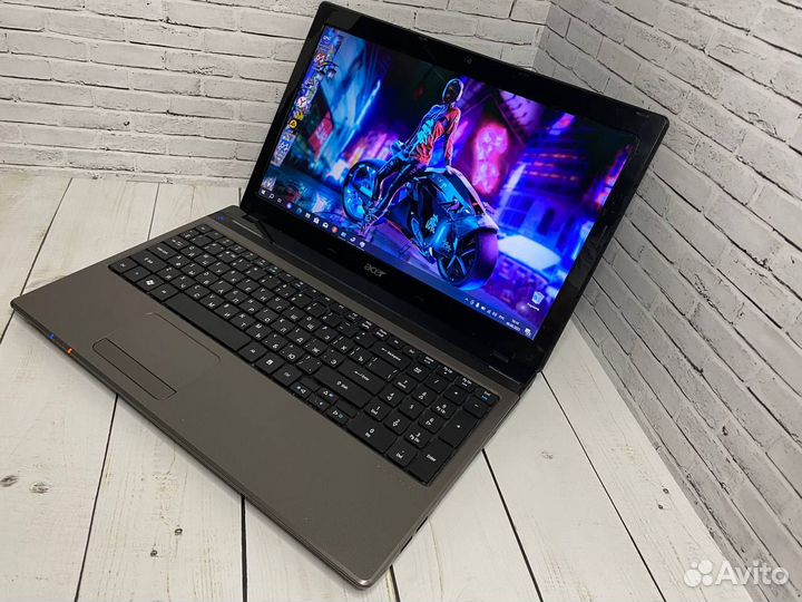 Игровой ноутбук Acer I7/2видеокарты/8Gb/SSD+HDD