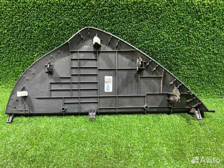 Накладка на торпедо правая Hyundai Solaris седан