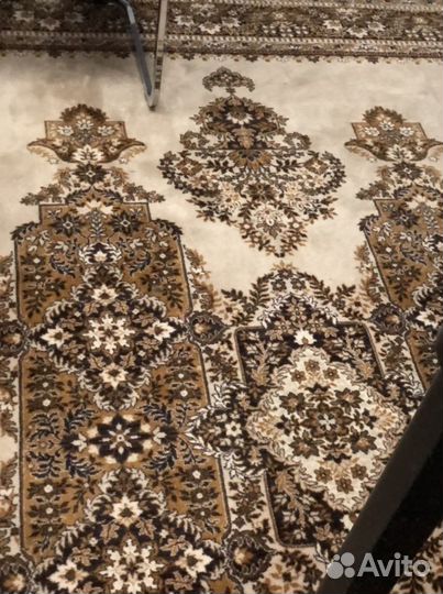 Ковер шерстяной