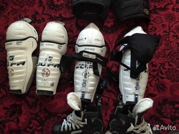 Комплект формы для игры в хоккей с шайбой