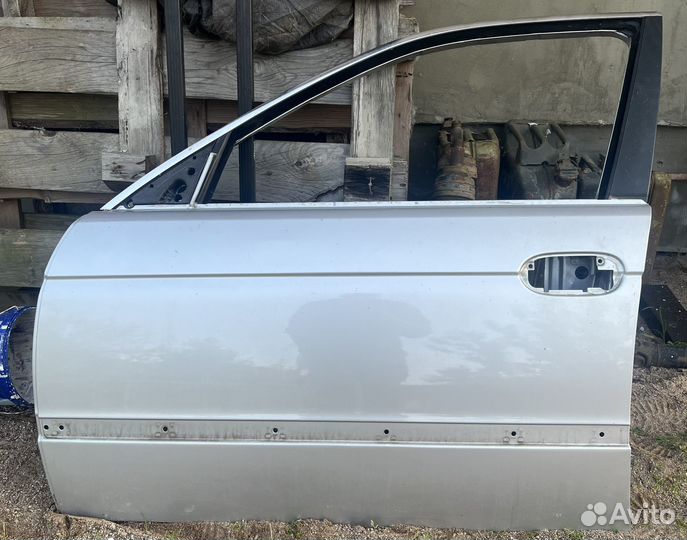 Дверь водительская е39 серебристая (354 цвет)