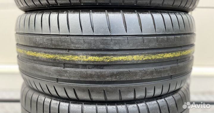 Michelin Pilot Sport 4 235/45 R17