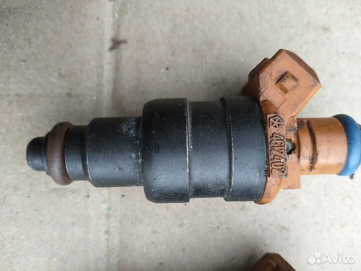 Крайслер 3,3 V6 форсунки Siemens Deka 4612402