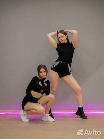 Дэнсхол, тверк, танцы для девушек