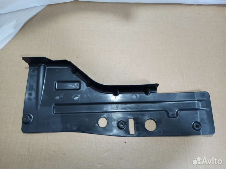 Пыльник двигателя передний правый Шевроле Круз