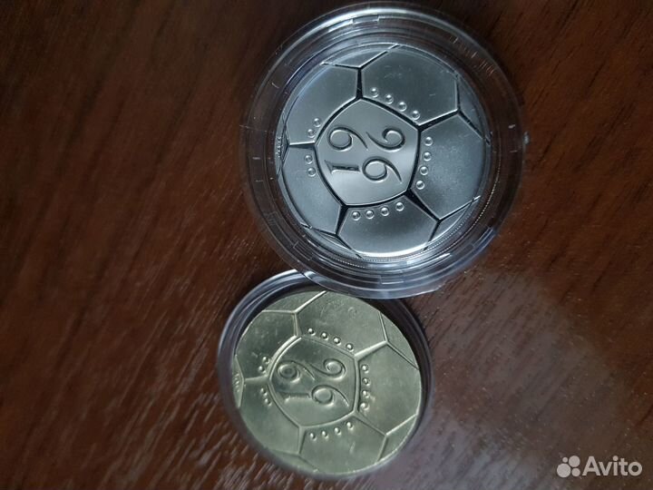 Серебро монета 2 фунта 1996 чемпионат футбол мяч