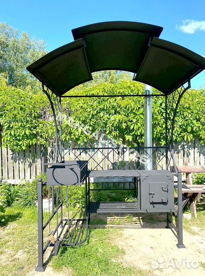 Мангал с крышей