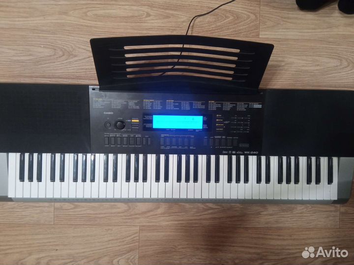 Синтезатор Casio wk-240 76 клавиш