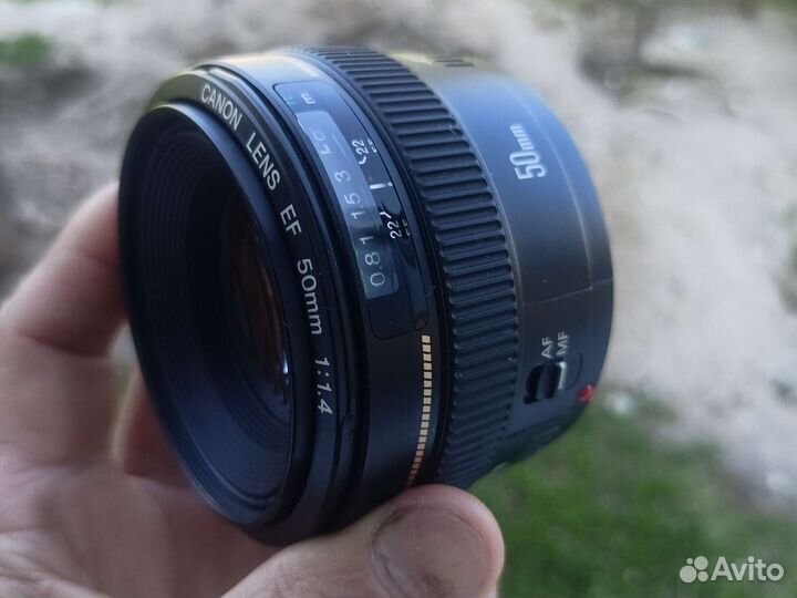Объектив Canon lens 50mm 1.4