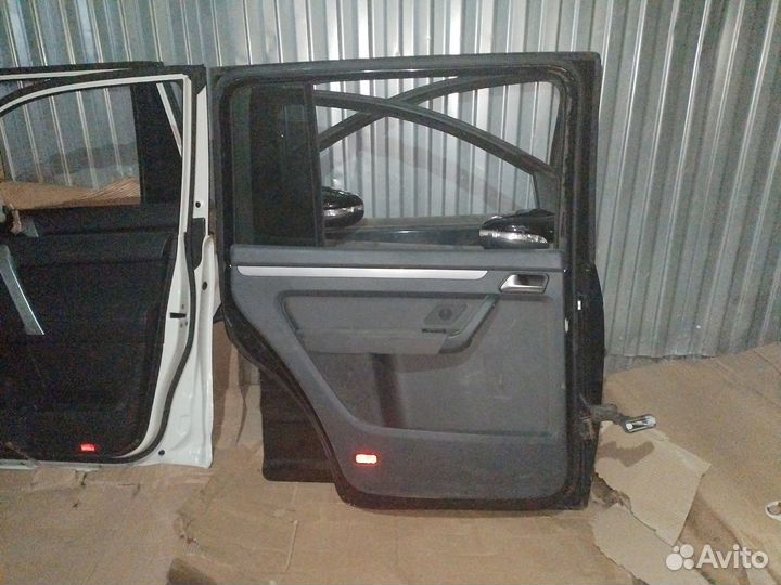 Дверь задняя левая VW Touran