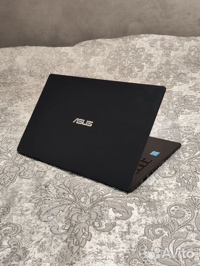 Абсолютно Новый ноутбук Asus