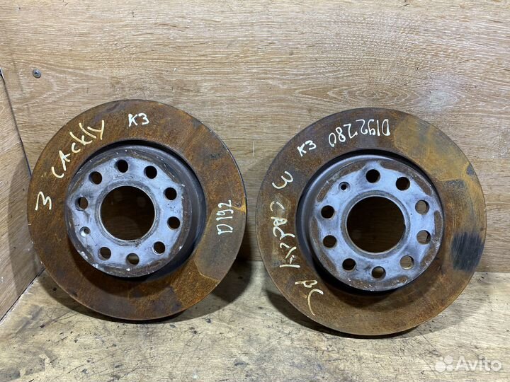 Комплект передних тормозных дисков VW Caddy 3 D192