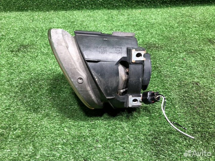 Фара противотуманная передняя правая Subaru Legacy