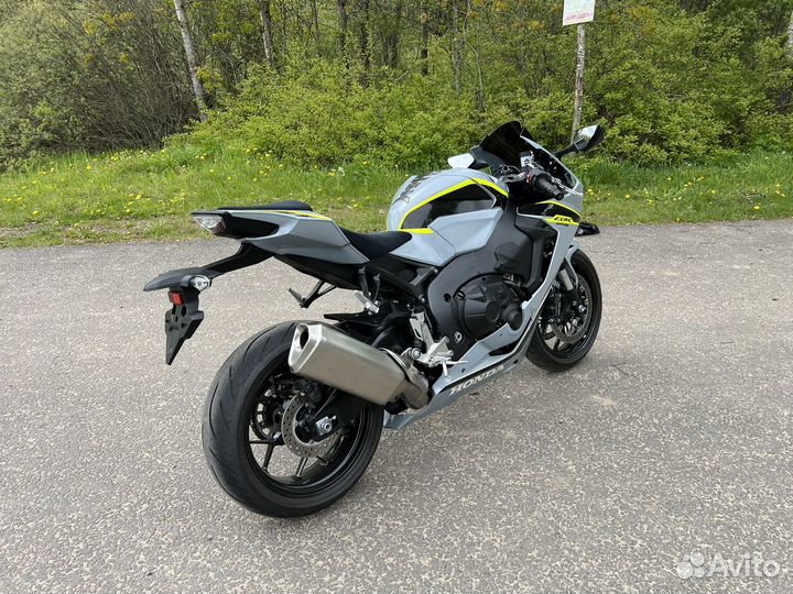 Honda CBR1000RR 2021