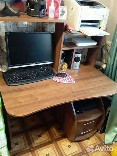 Компьютерный стол
