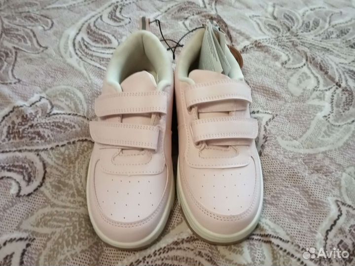 Туфли новые для девочки