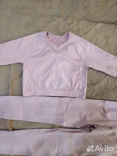 Женский спортивный костюм для занятий йогой