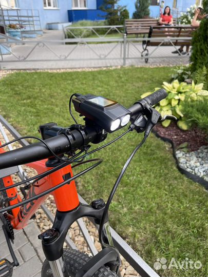 Велосипедный фонарь со спидометром, велокомпьютер