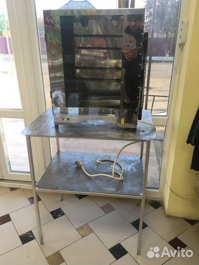 Гриль с пищевым столом