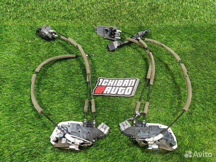 Замок двери передний Nissan Ad Y12