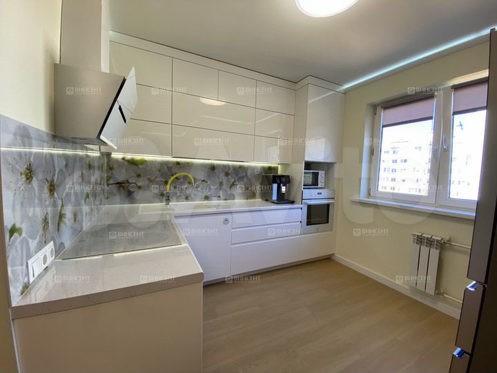 3-к. квартира, 80 м², 7/16 эт.