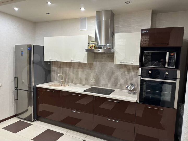 2-к. квартира, 93 м², 15/18 эт.