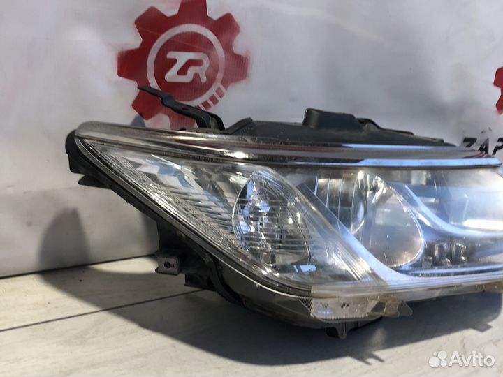 Toyota Camry V55 Фара правая