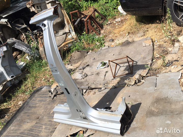 Стойка средняя левая Volkswagen Polo