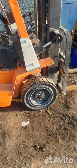 Вилочный погрузчик Nissan NJ01A15, 1999