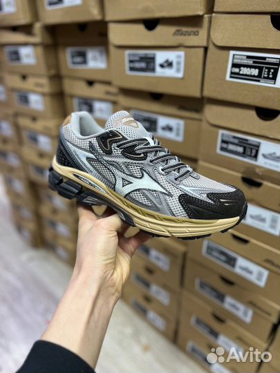 Мужские кроссовки mizuno