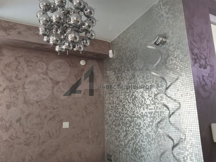 Салон красоты около ТЦ 