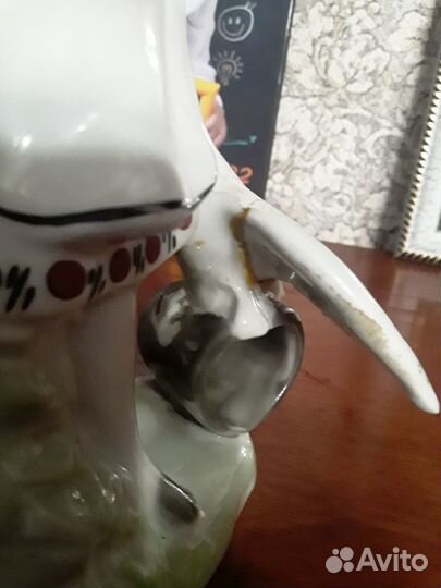 Фарфор,девочка с гусем или лебедем