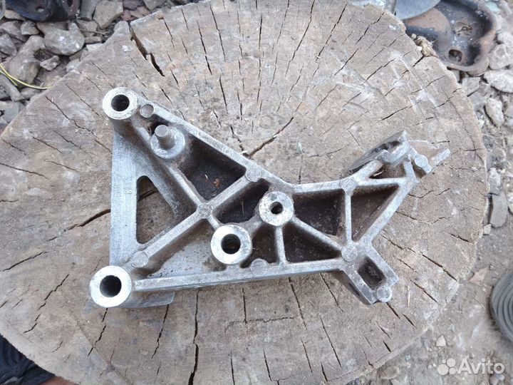 Кронштейн двигателя ваз 2110-12
