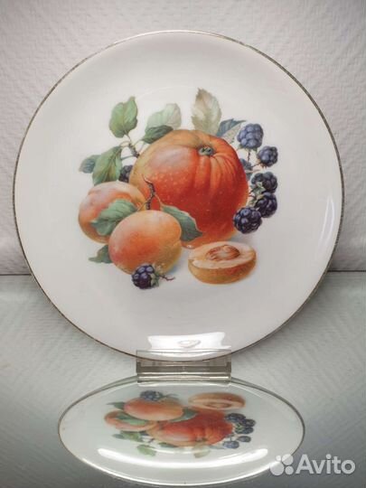 Тарелки. Фрукты. Прорезной фарфор. Германия