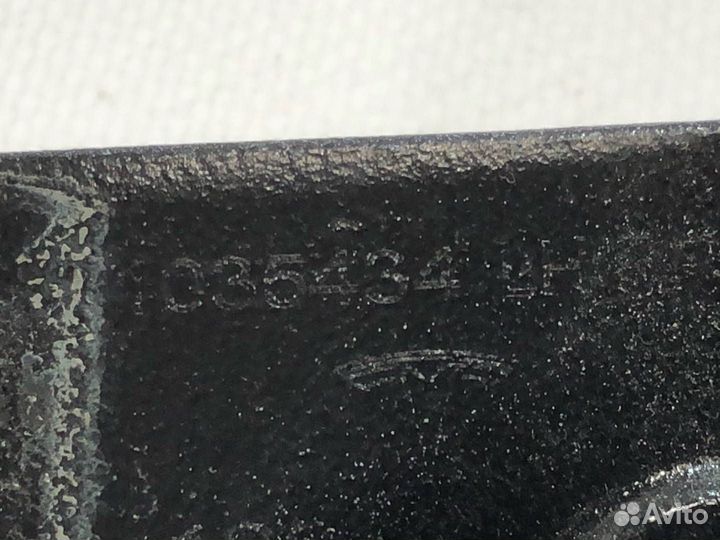 Петля амортизаторов подъемной задней двери Tesla