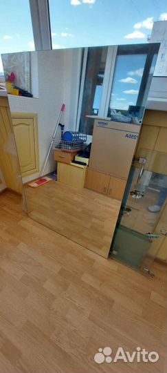 Зеркала,стеклянные полки