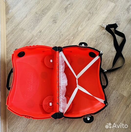 Детский чемодан-каталка Trunki божья коровка