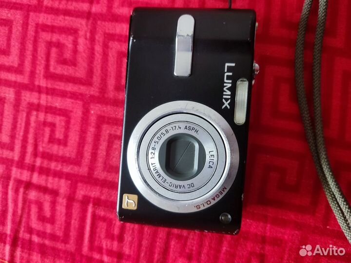 Цифровой фотоаппарат Panasonic Lumix DMC-FX12