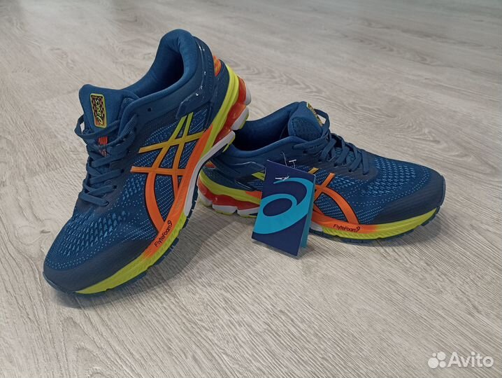 Кроссовки asics
